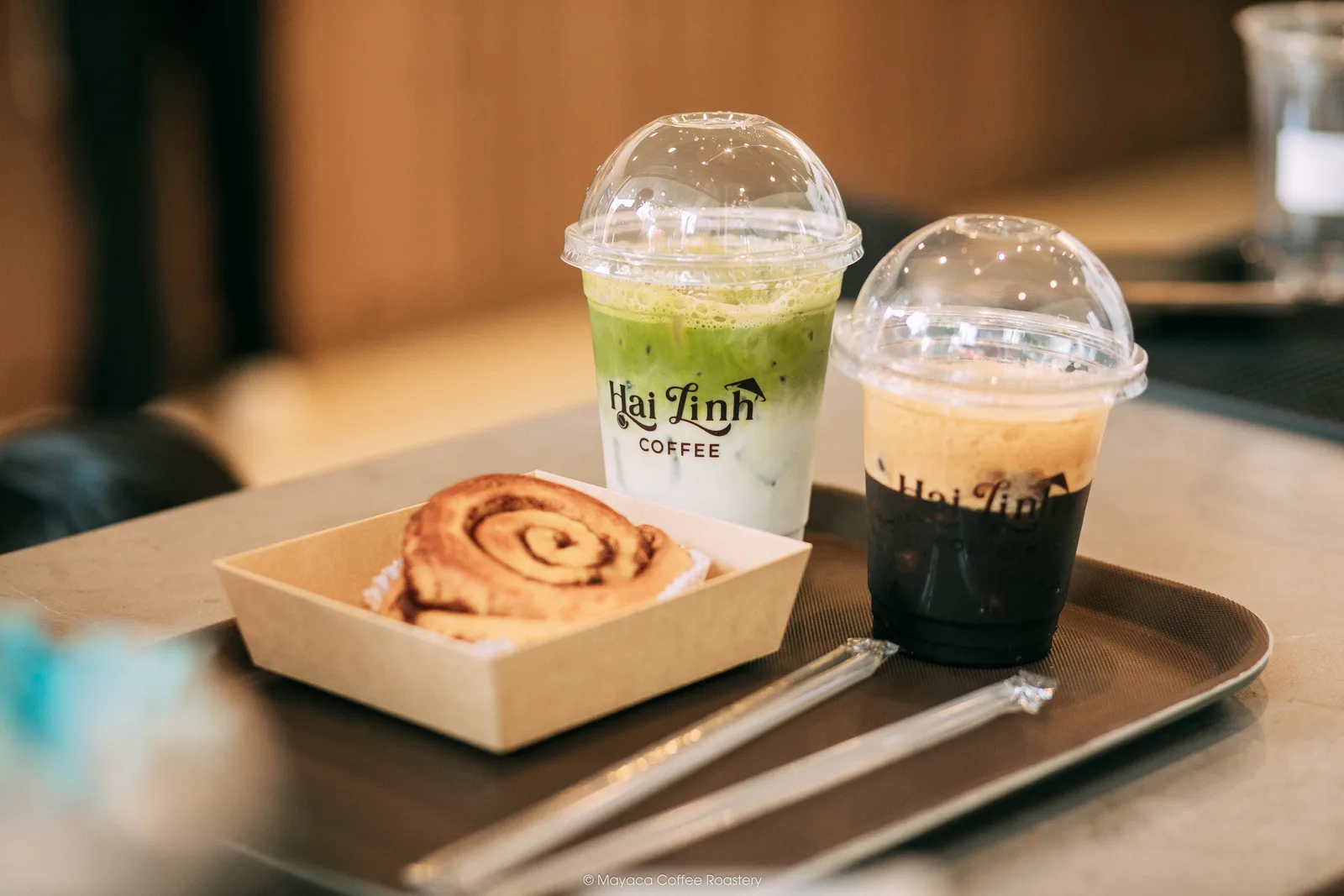 Set đồ uống và bánh ngọt tại Hai Linh Coffee